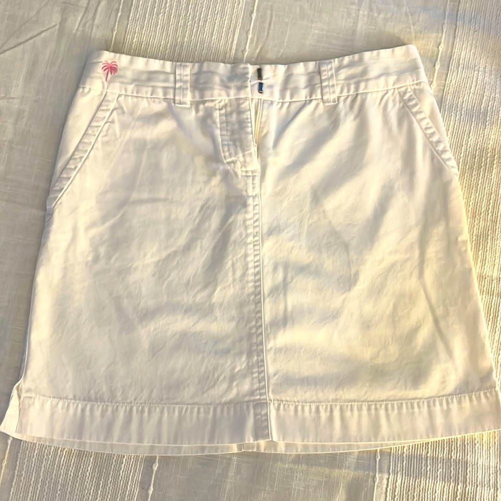 Adorable Lilly Pulitzer white skirt, simple and goes with everything, size 0